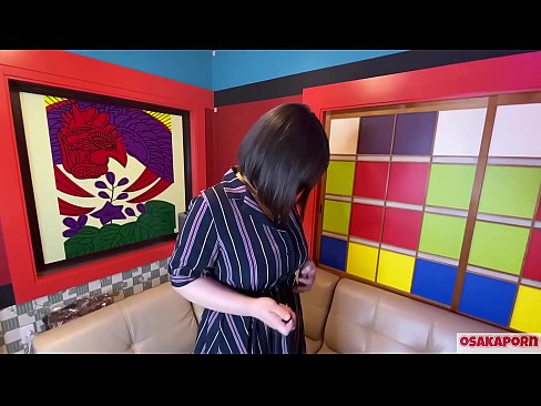 ❤️ Japońska cizia z dużymi cyckami masturbuje się za pomocą seks zabawek i przeżywa orgazm. W wywiadzie opowiada o swoich doświadczeniach z rżnięciem. Ogromne cycki i owłosiona cipka głośno jęcząca. Osakaporn ❤️ Fuck video at us ❌